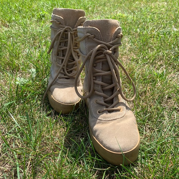 Season 3 - Picture 1 of 2